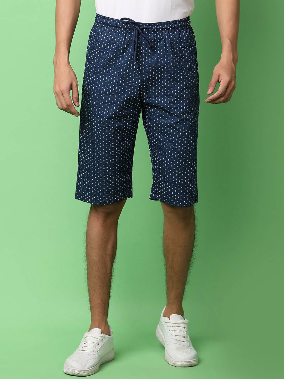 

V-Mart Men Printed Shorts, Green