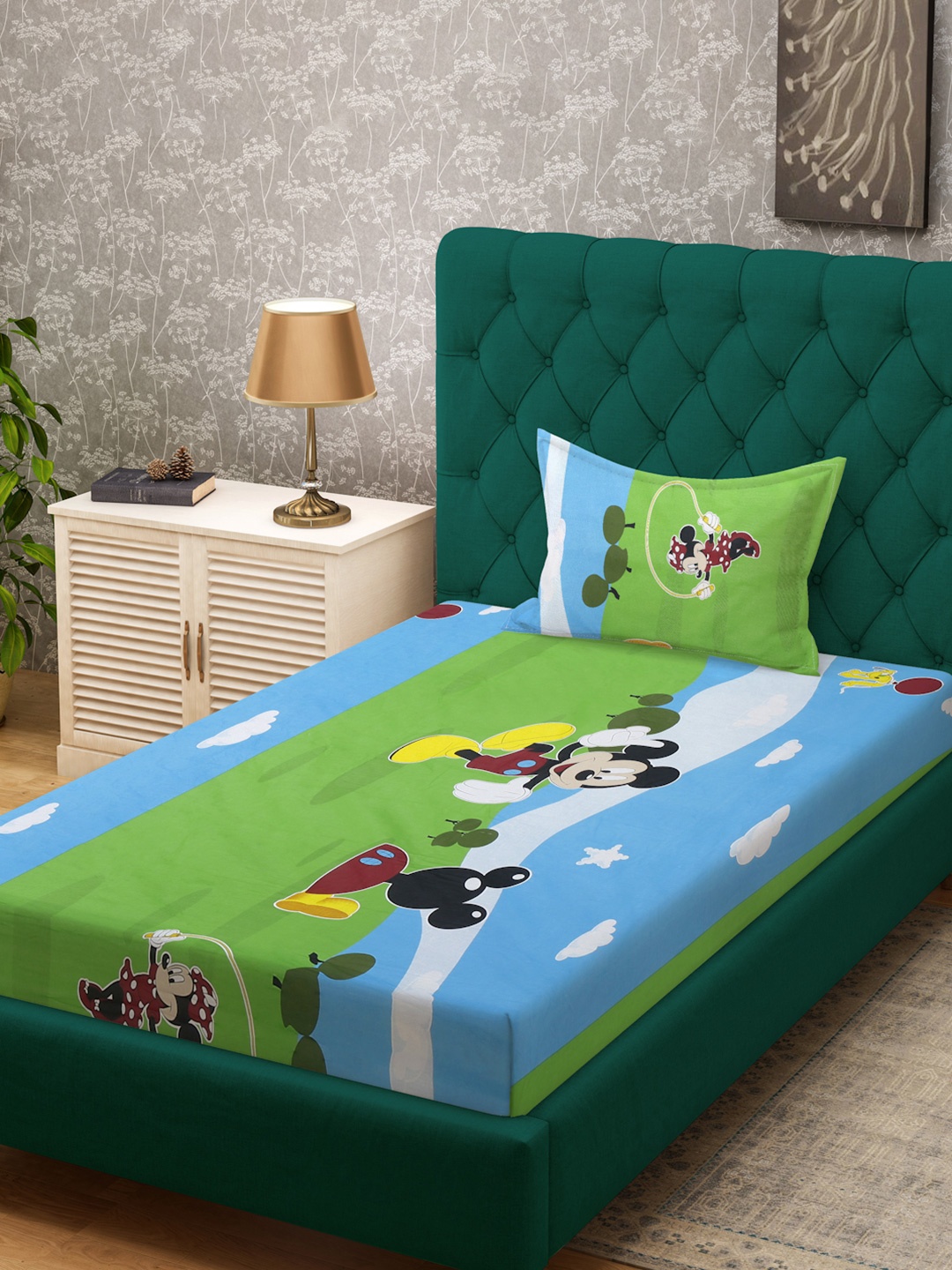 

KLOTTHE Green Cartoon Character Printed Pure Cotton 400 TC Single Bedsheet With Pillow