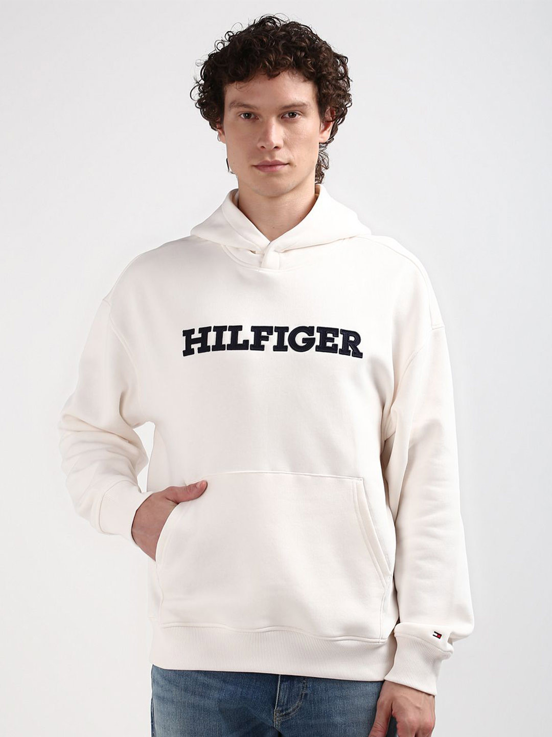 

Tommy Hilfiger Men Printed Sweatshirt, Off white