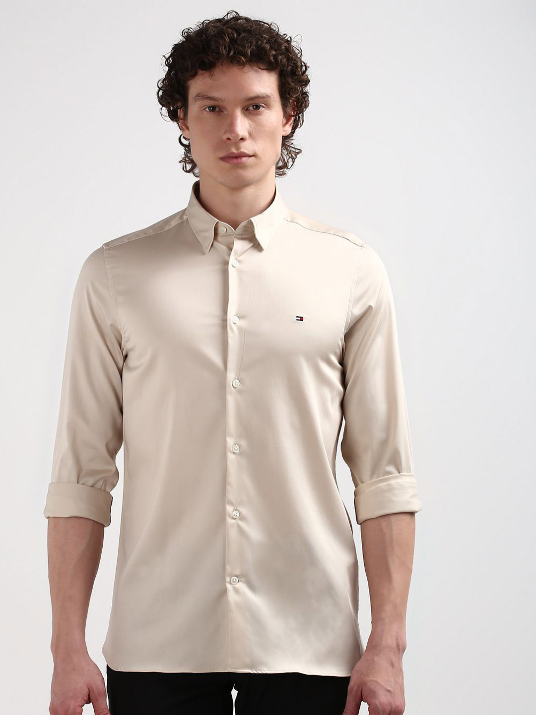 

Tommy Hilfiger Men Slim Fit Opaque Casual Shirt, Beige