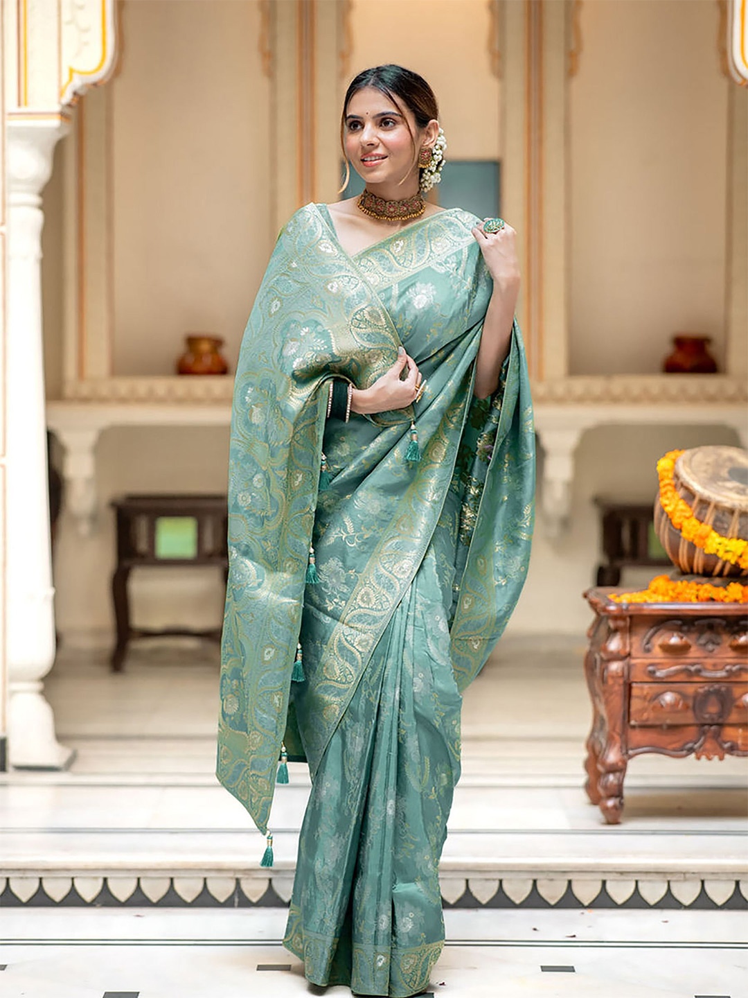 

KALINI Woven Design Zari Silk Blend Banarasi Saree, Green