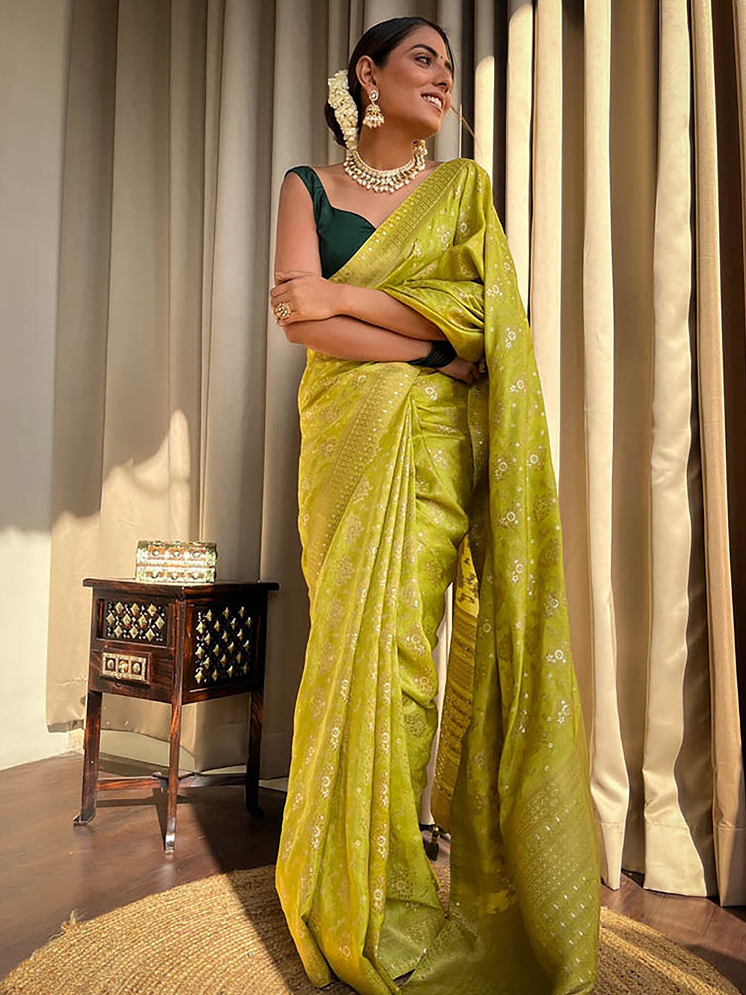 KALINI Woven Design Zari Silk Blend Banarasi Saree, Green