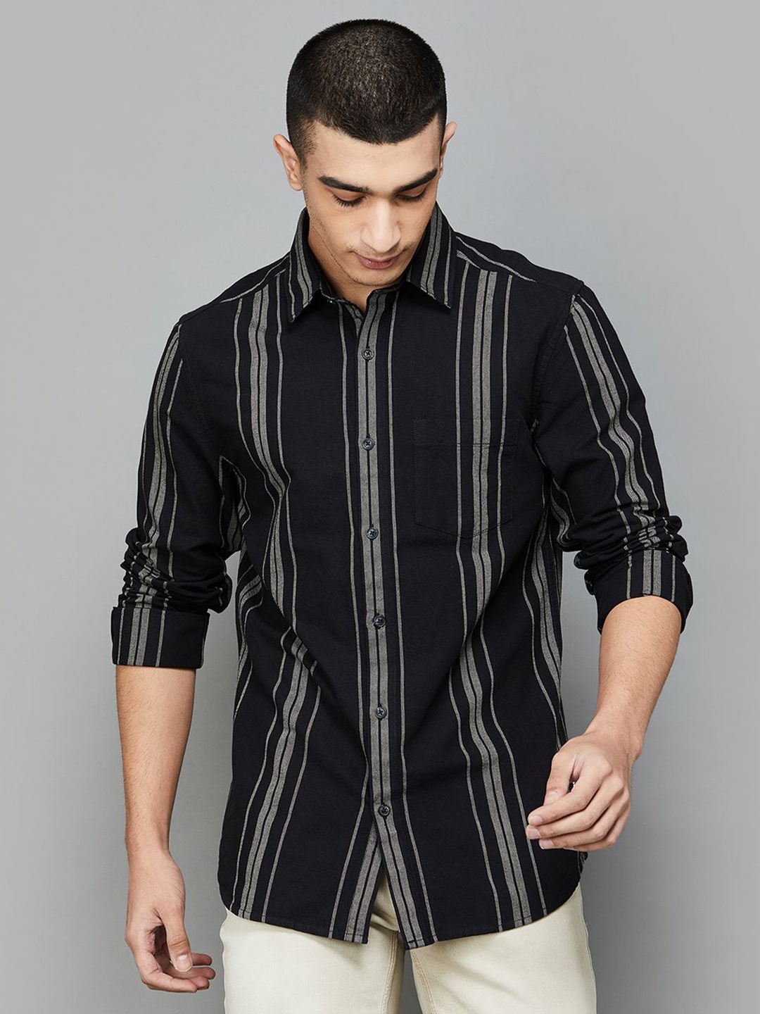 

Bossini Men Slim Fit Opaque Striped Casual Shirt, Black