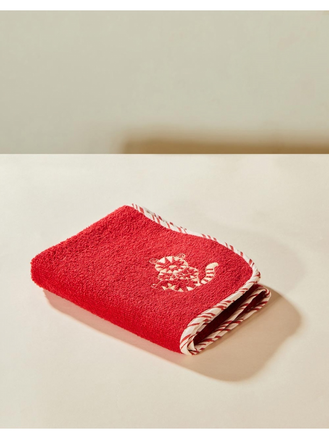 

Fabindia Kids Red & White Embroidered 400GSM Hand Towel
