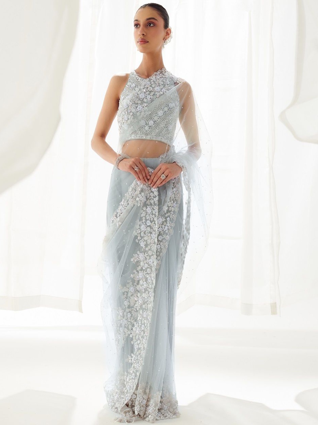 

SUHINO Floral Embroidered Net Saree, Grey