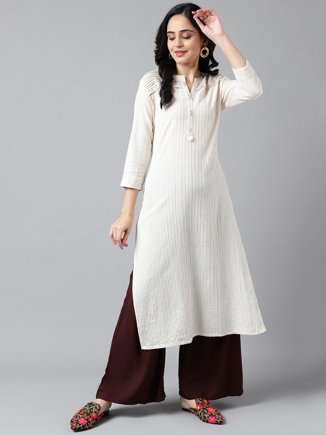 Neemiya Women Checked Thread Work Kurta, White