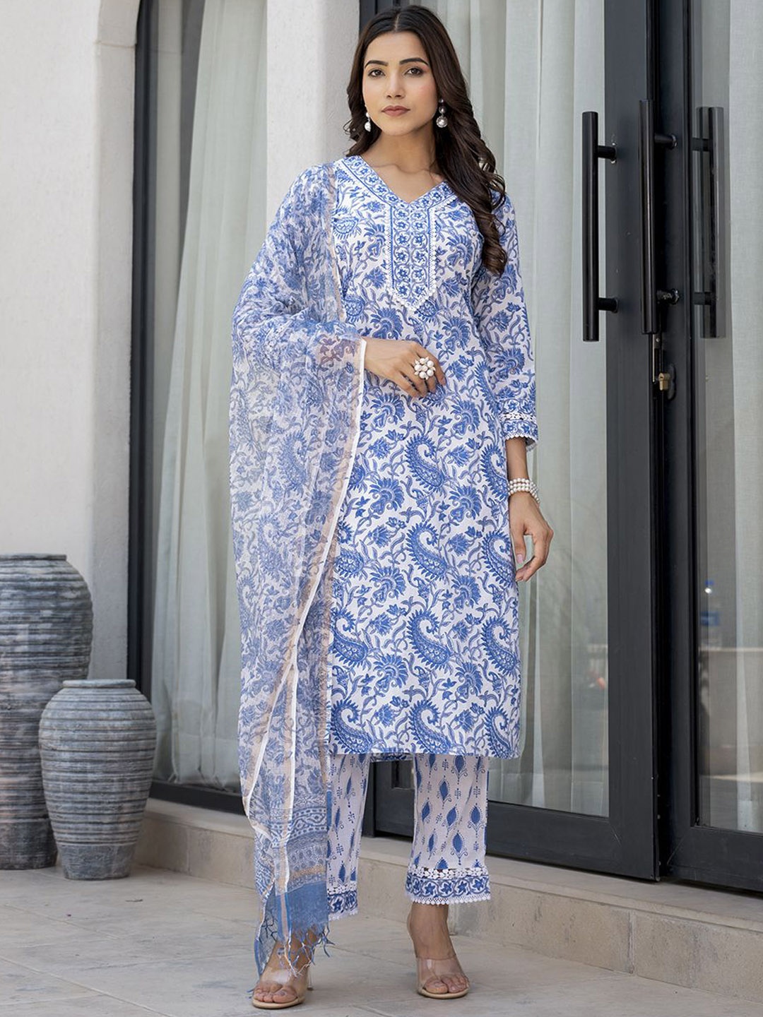 

Divena Women Floral Printed Regular Pure Cotton Kurta with Trousers & With Dupatta, Blue