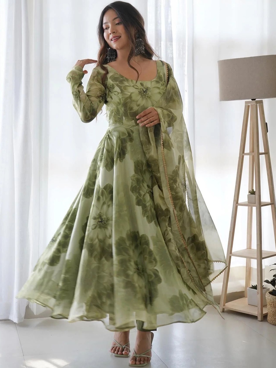 KALINI Women Floral Printed Regular Kurta with Trousers & With Dupatta, Green