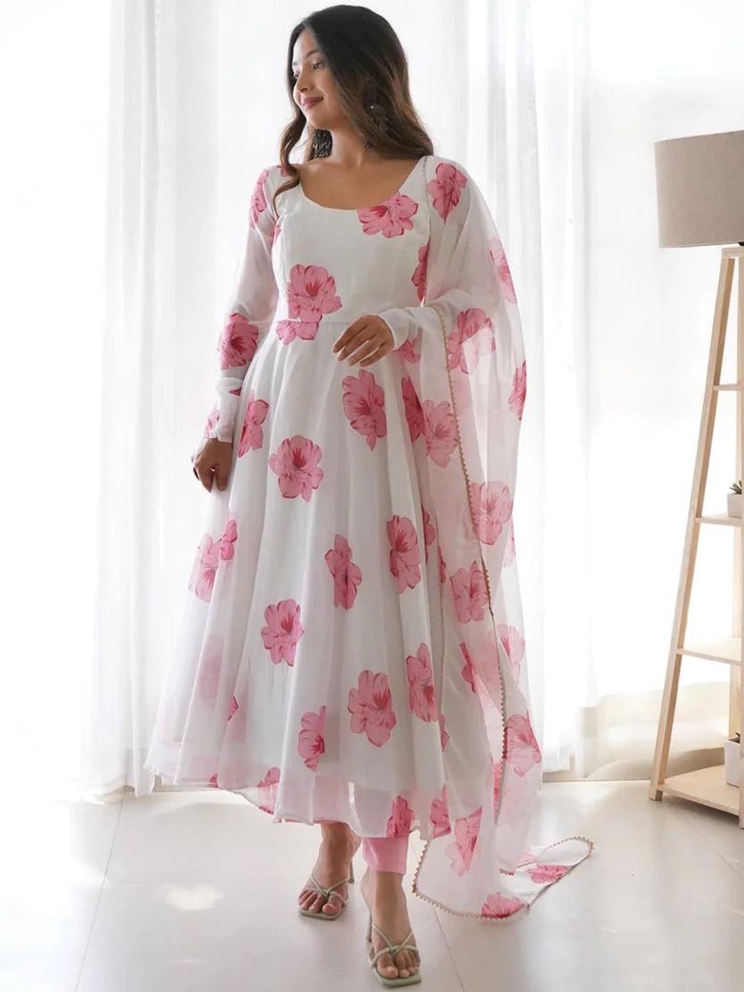

KALINI Women Floral Printed Regular Kurta with Trousers, White