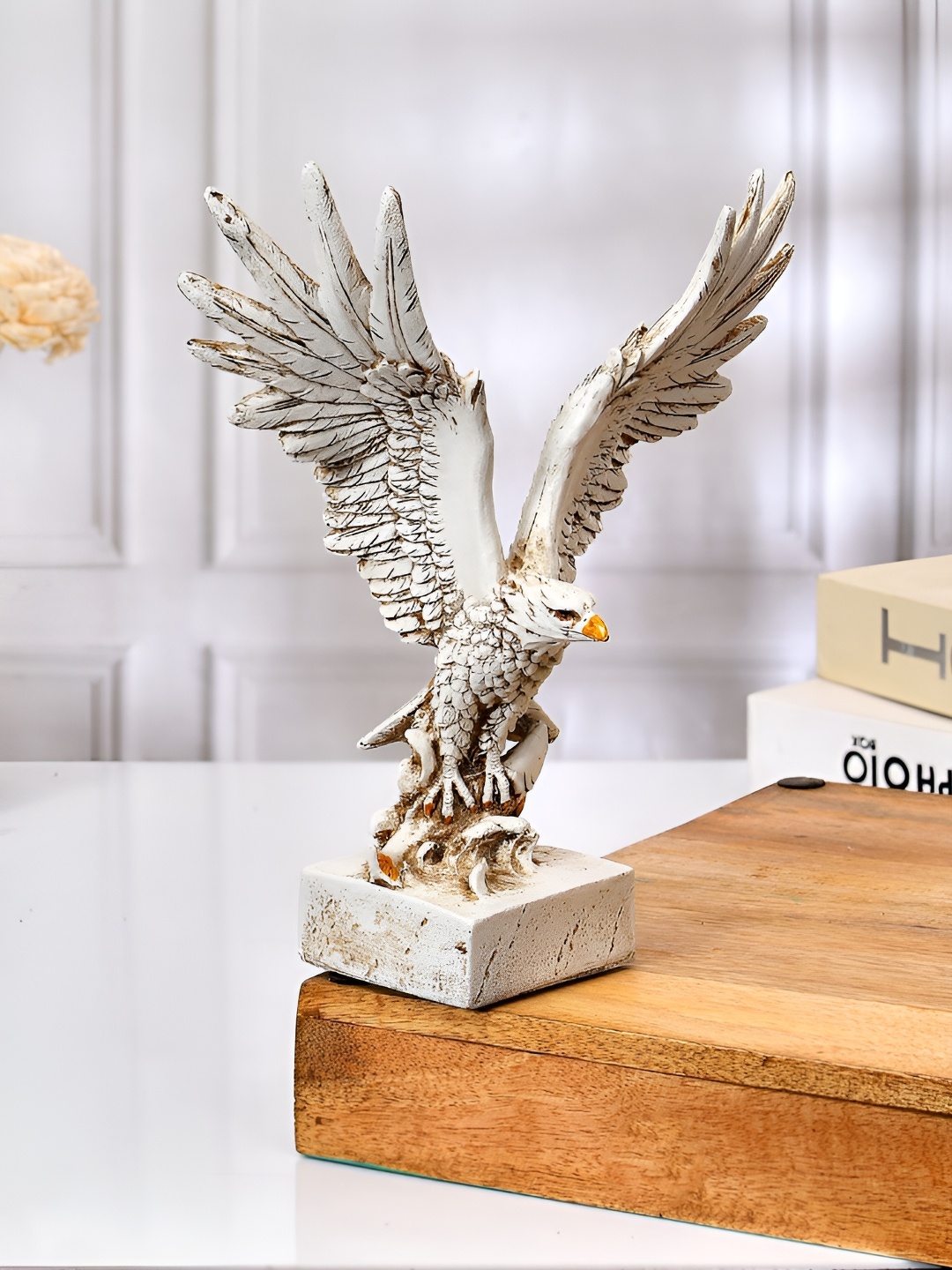 

Aura Cream-Coloured Idol Showpiece