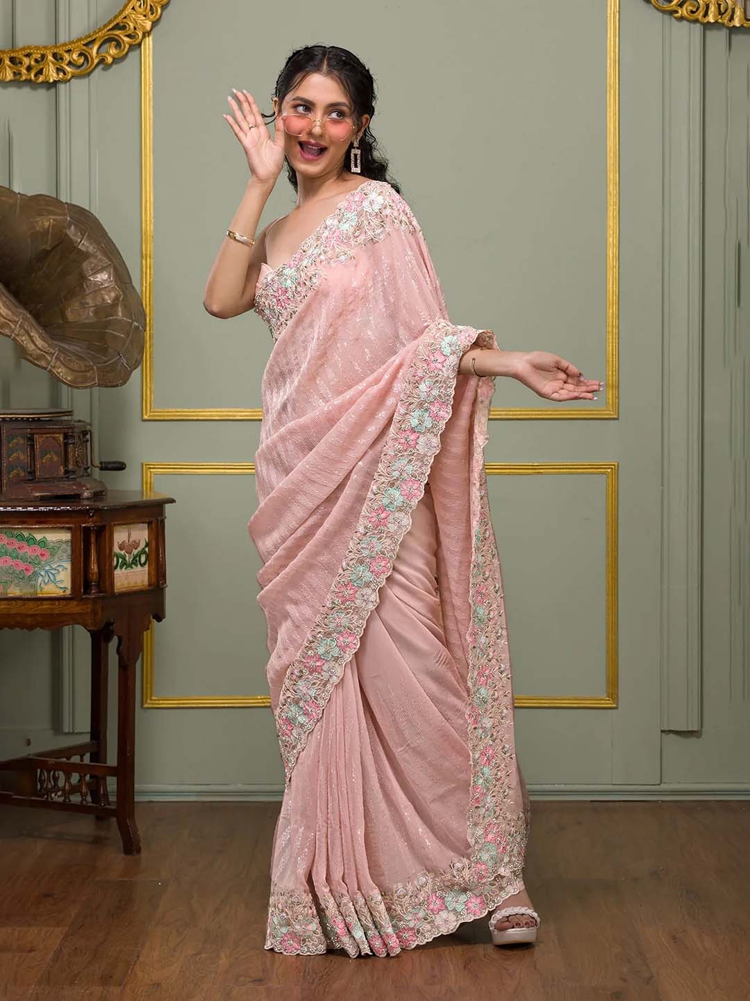 

Trendmalls Floral Sequinned Pure Georgette Heavy Work Saree, Pink