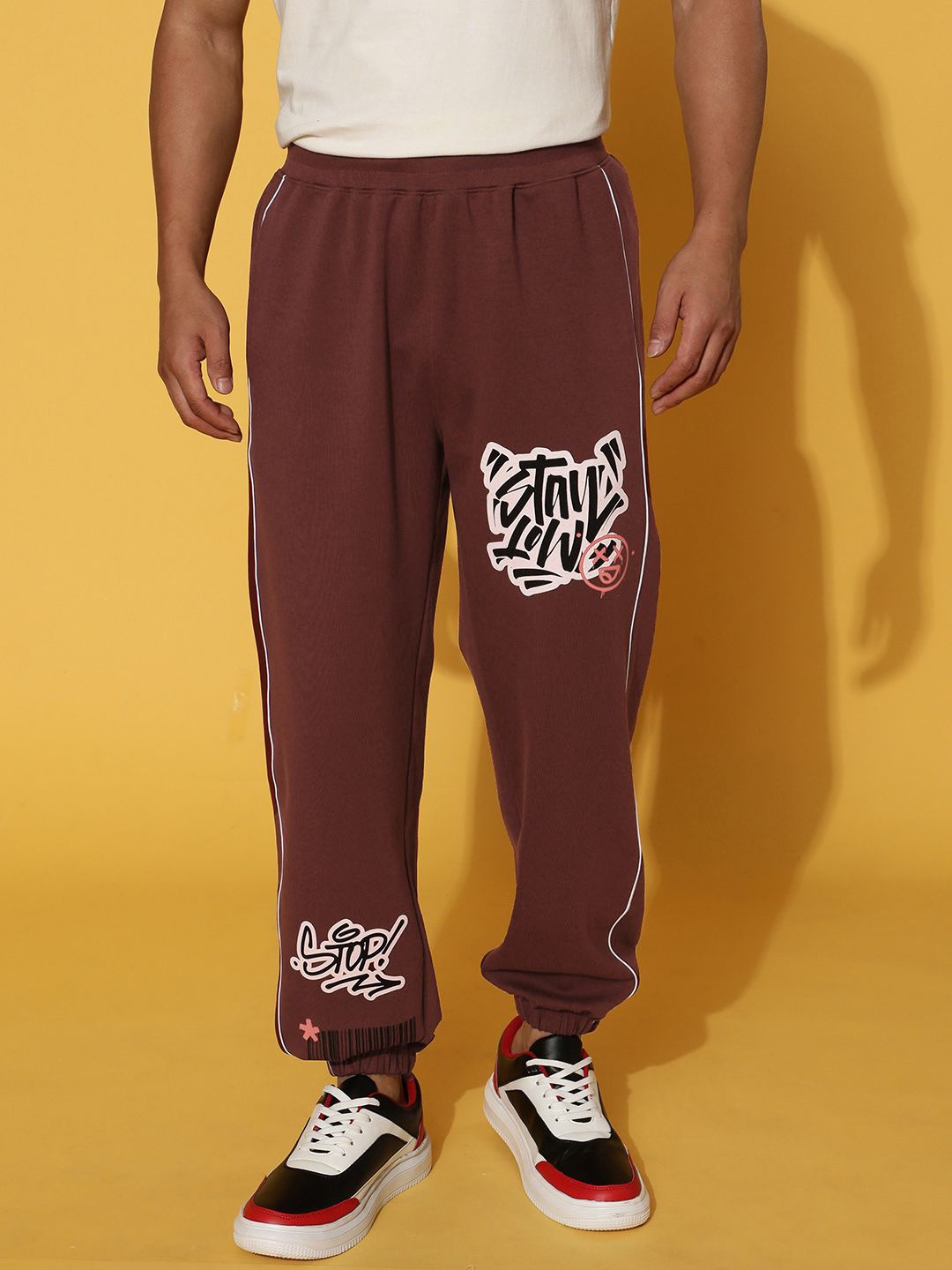 

VEIRDO Men Pure Cotton Joggers, Brown