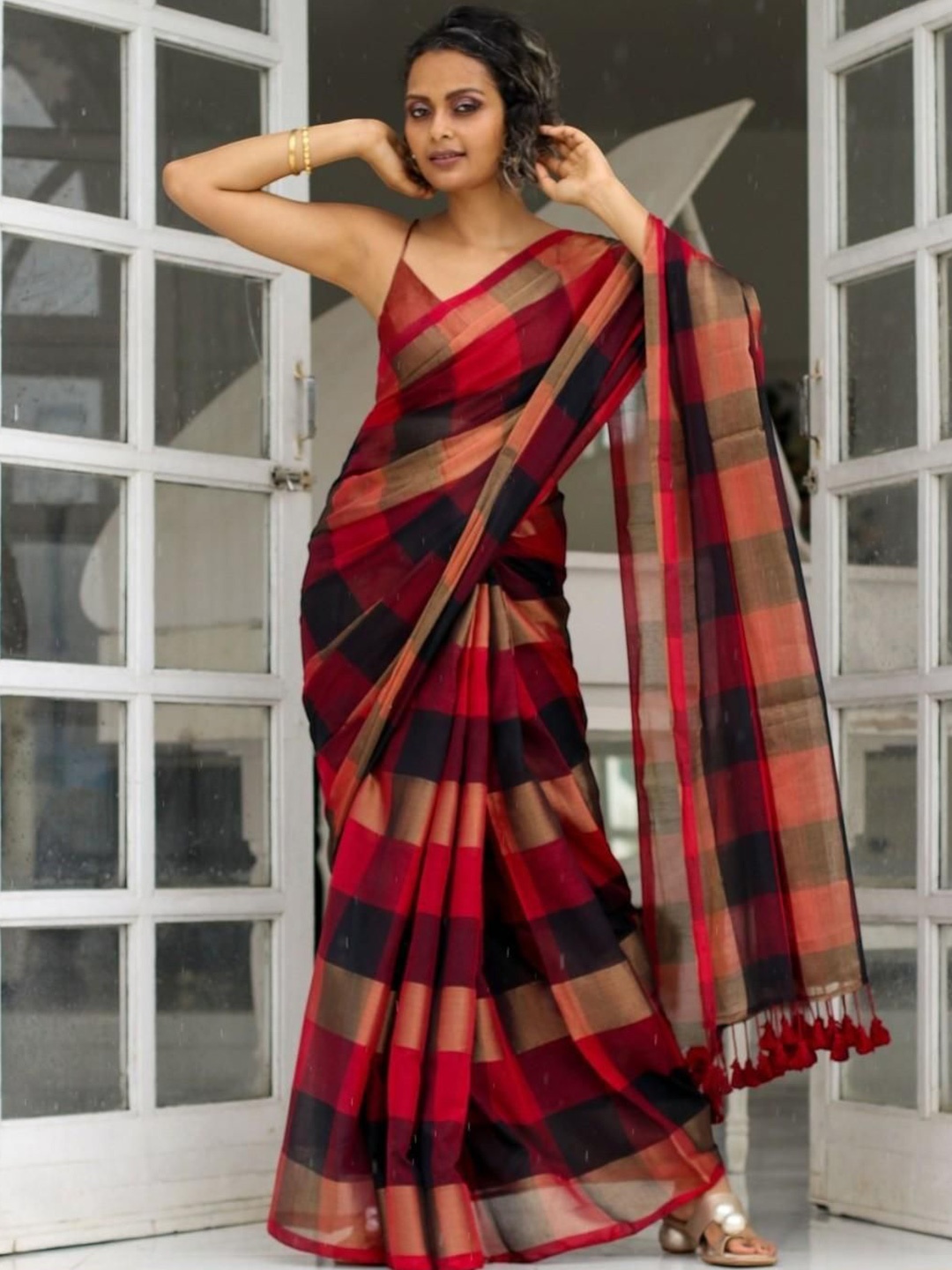 

Suta Checked Pure Cotton Saree, Red