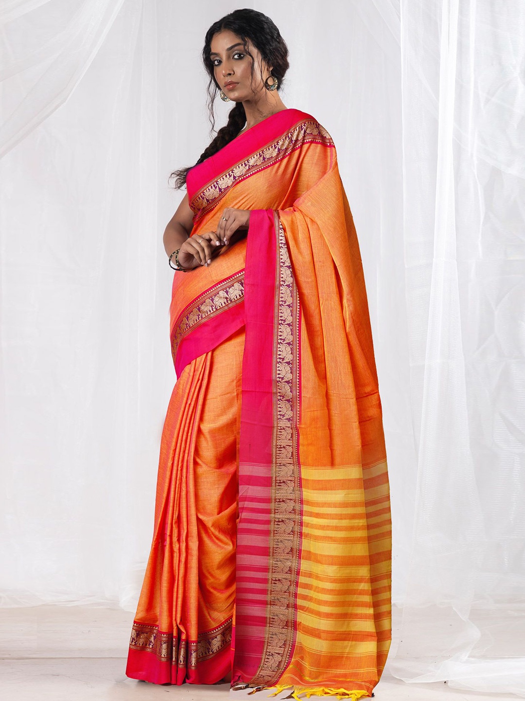 

Unnati Silks Woven Design Pure Cotton Handloom Narayan Peth Saree, Yellow