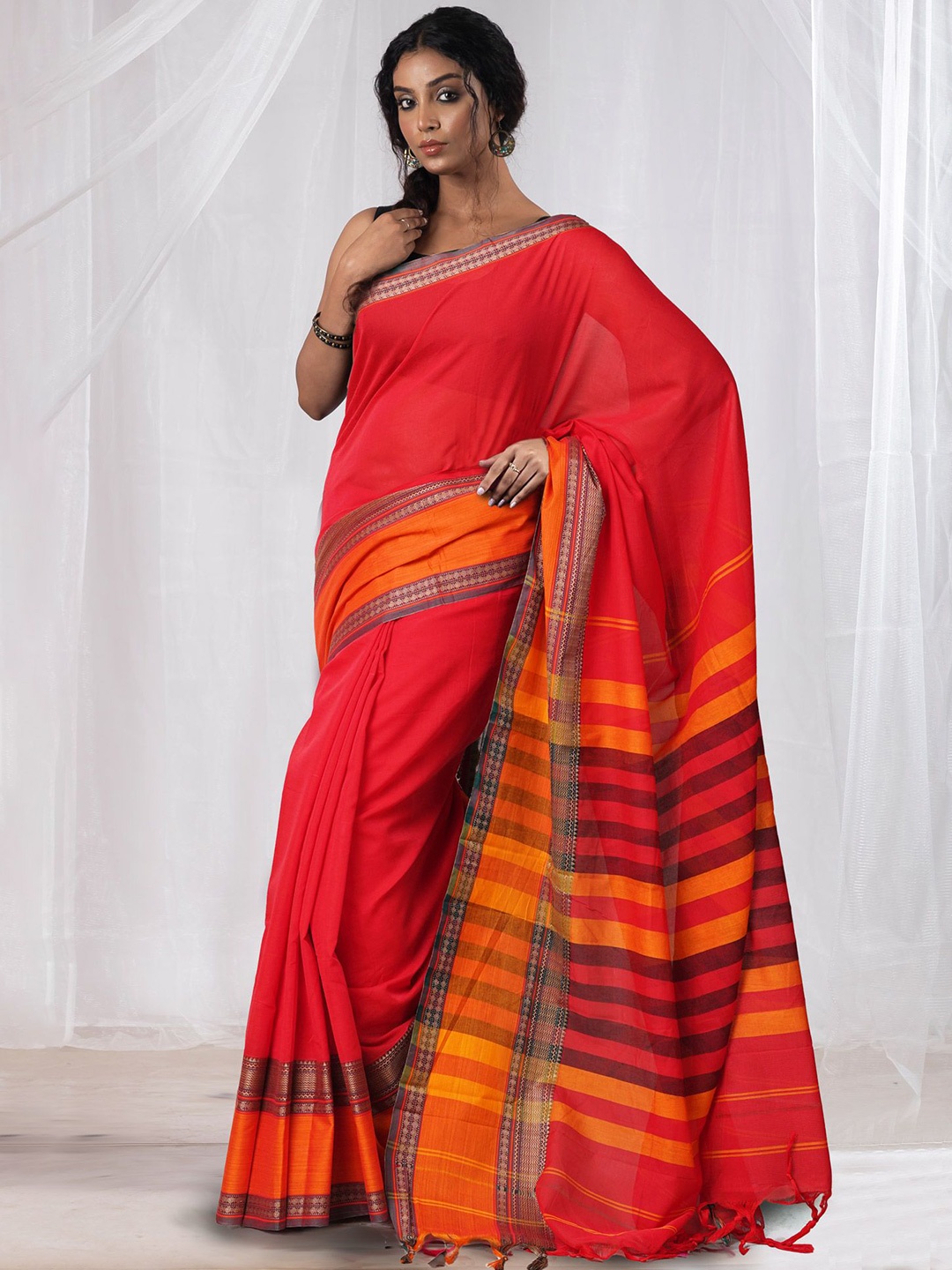 

Unnati Silks Zari Pure Cotton Handloom Narayan Peth Saree, Red