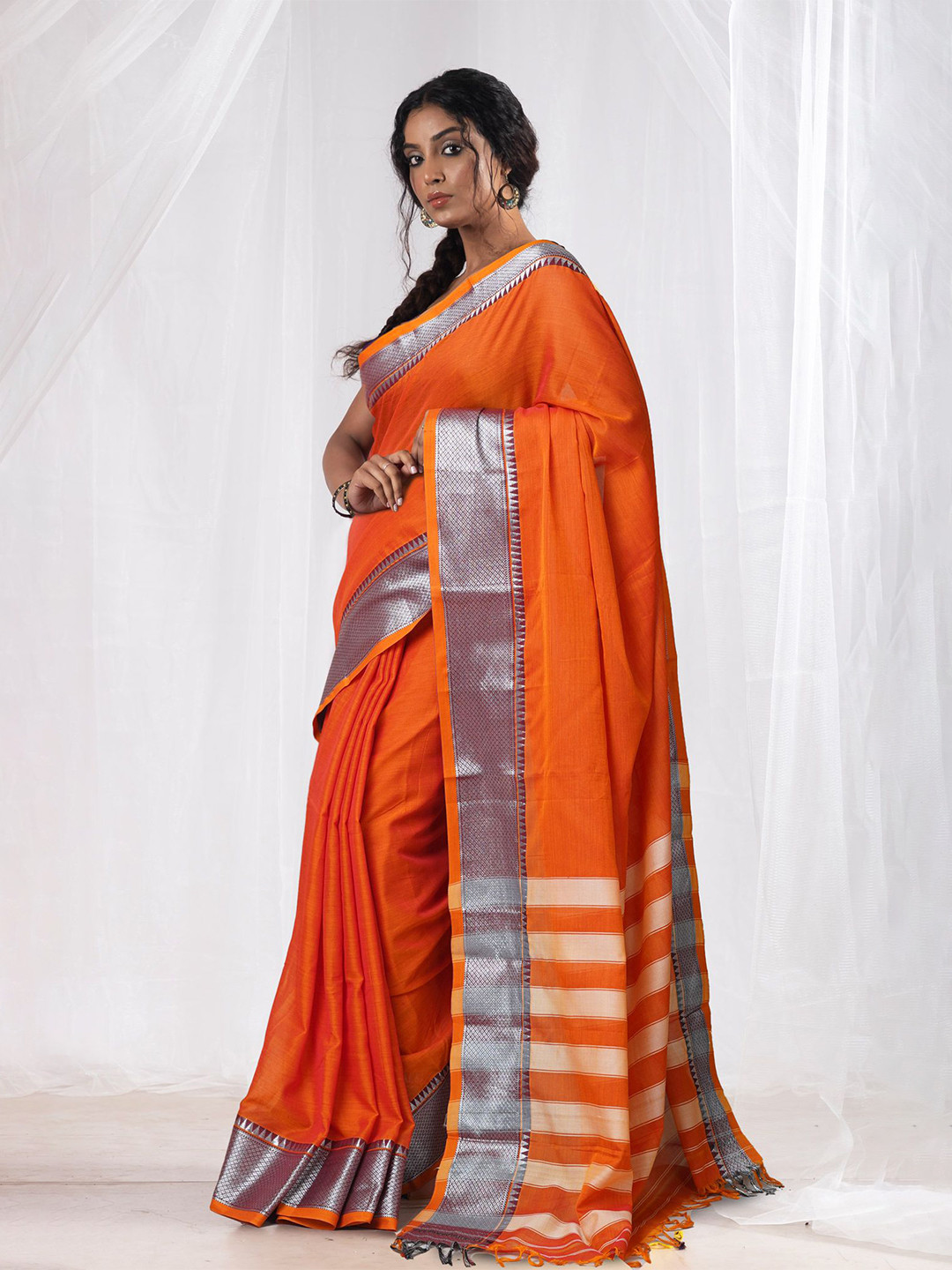 

Unnati Silks Woven Design Pure Cotton Handloom Narayan Peth Saree, Orange