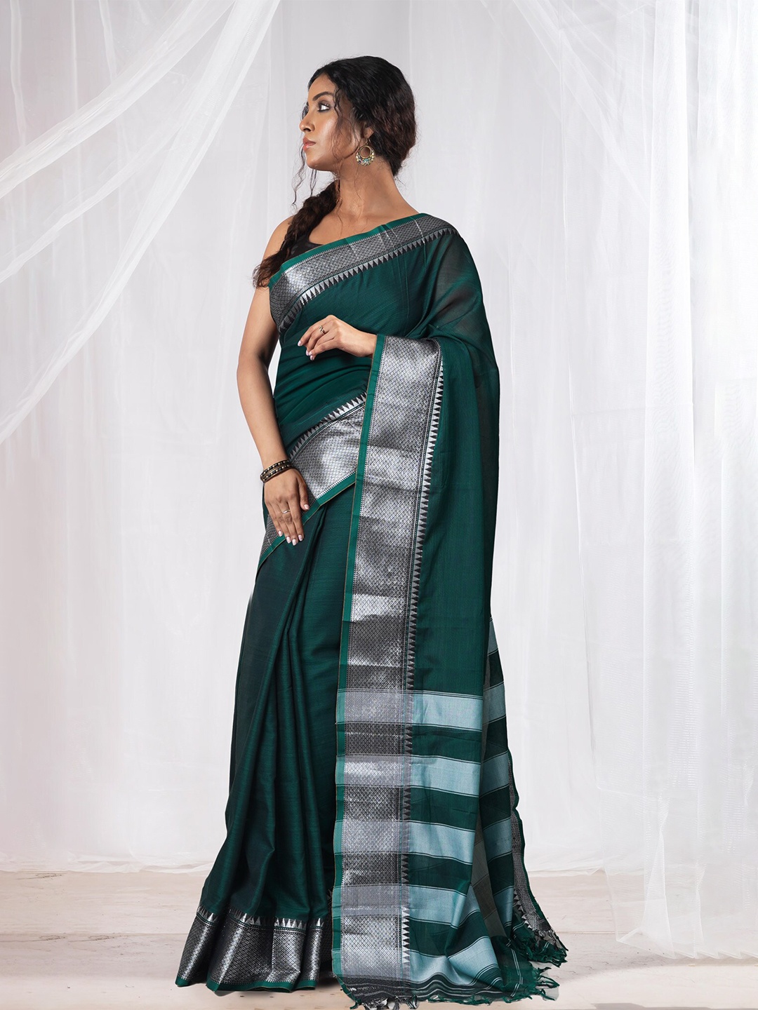 

Unnati Silks Zari Pure Cotton Handloom Narayan Peth Saree, Green