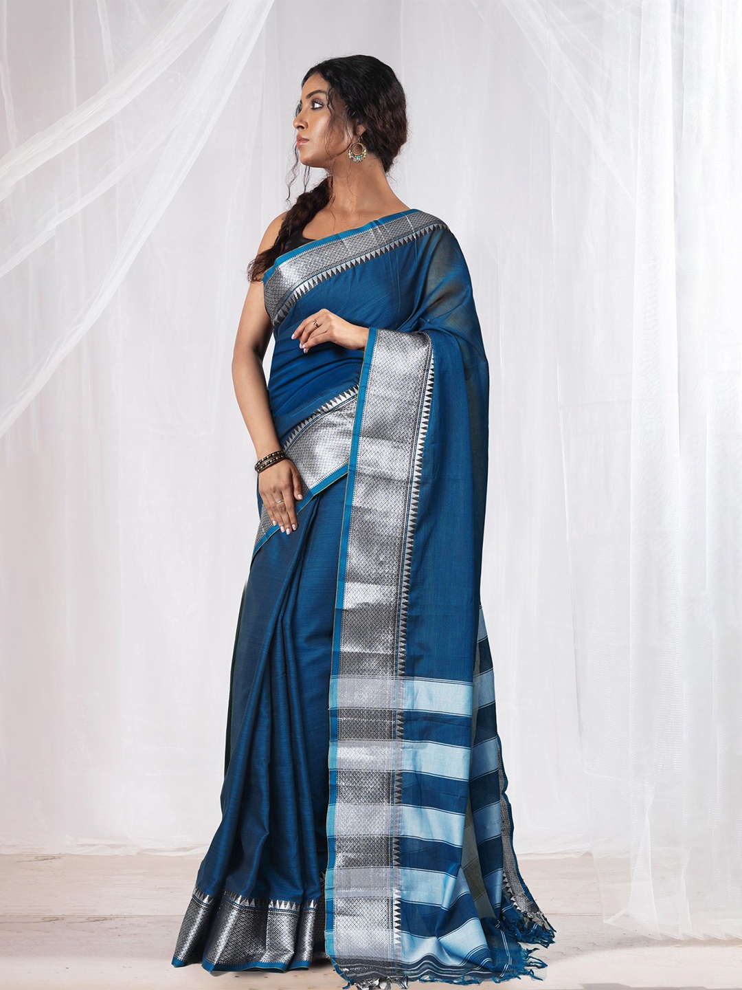 

Unnati Silks Zari Pure Cotton Handloom Narayan Peth Saree, Blue