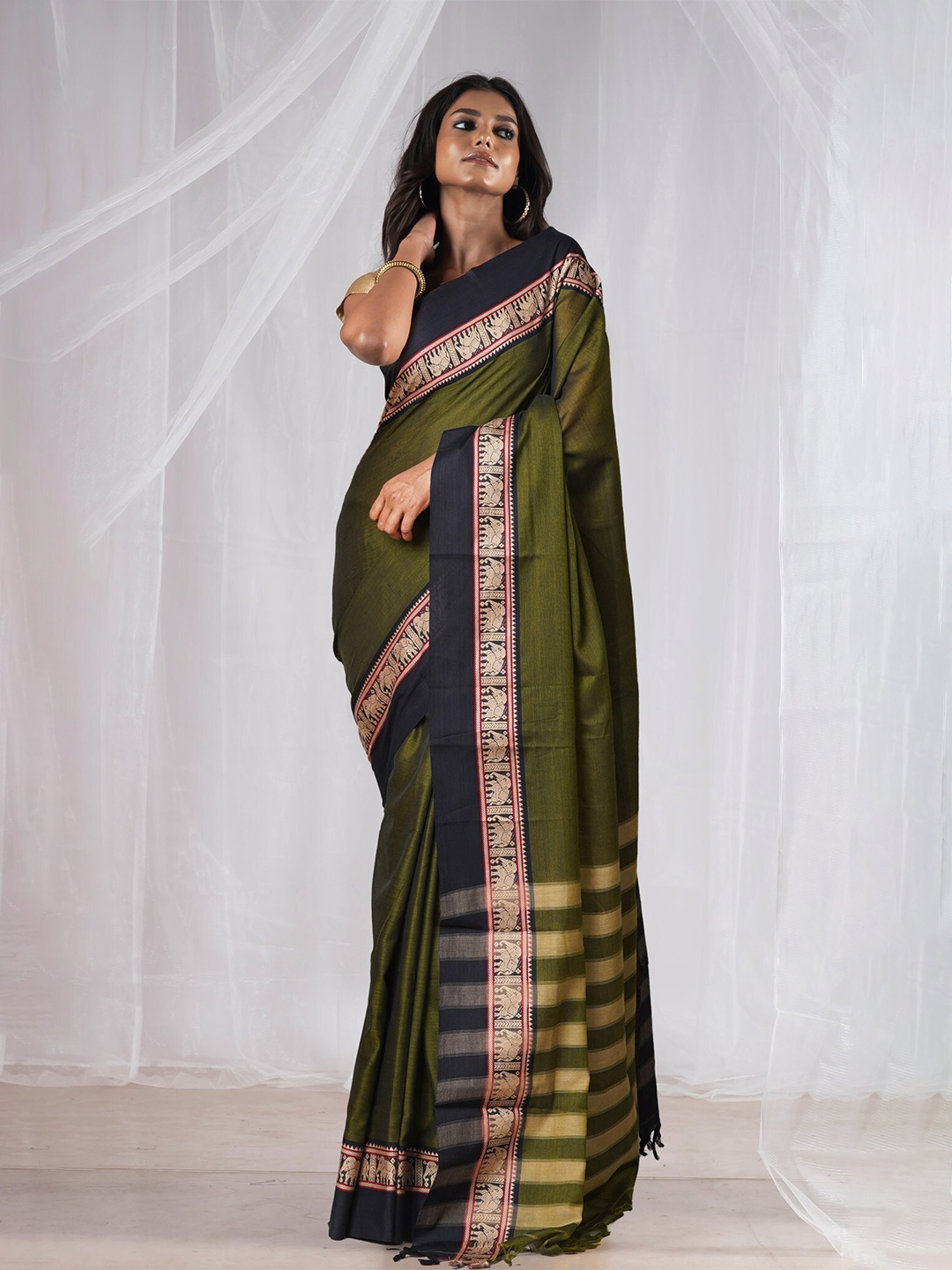 

Unnati Silks Pure Cotton Handloom Narayan Peth Saree, Green