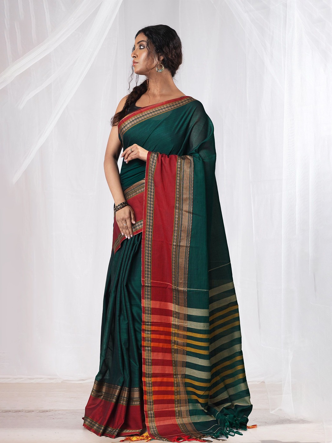 

Unnati Silks Pure Cotton Handloom Narayan Peth Saree, Green