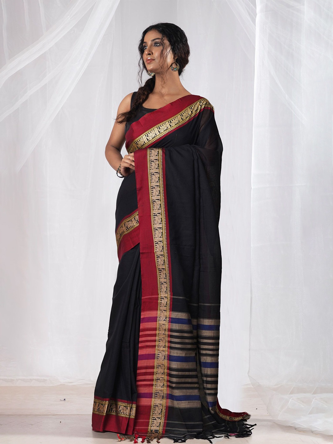

Unnati Silks Pure Cotton Handloom Narayan Peth Saree, Black
