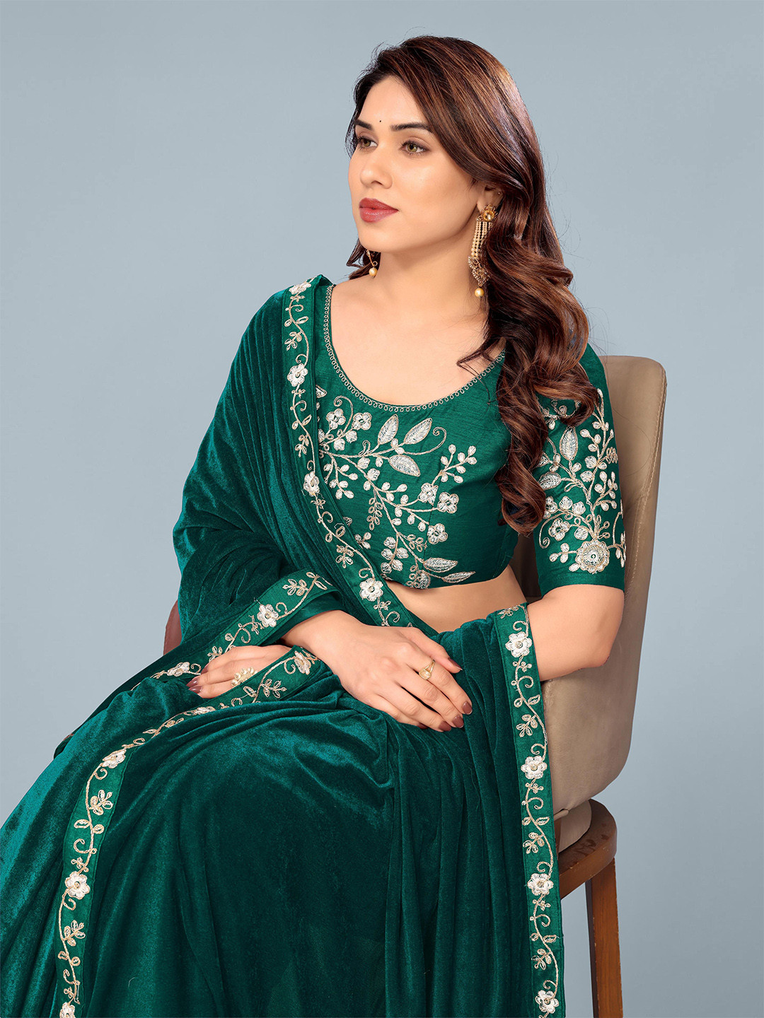 

Ashiya Fab Embroidered Velvet Heavy Work Saree, Green