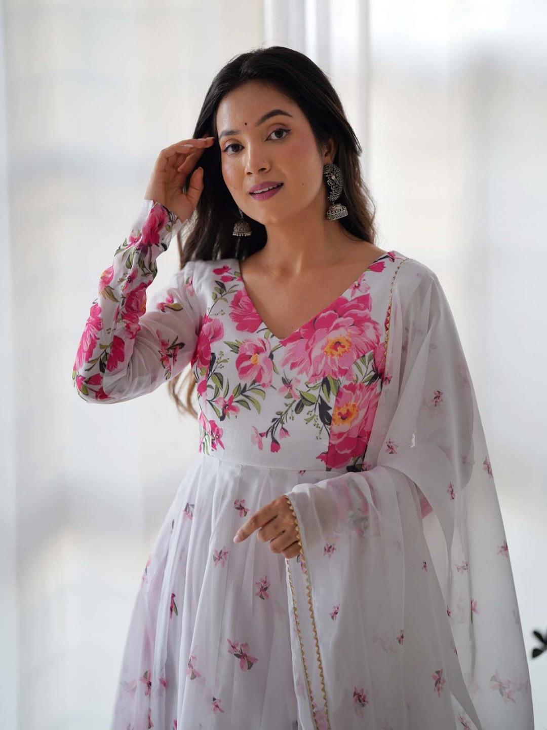 

Yara Creation Women Floral Printed Empire Kurta with Trousers & With Dupatta, White