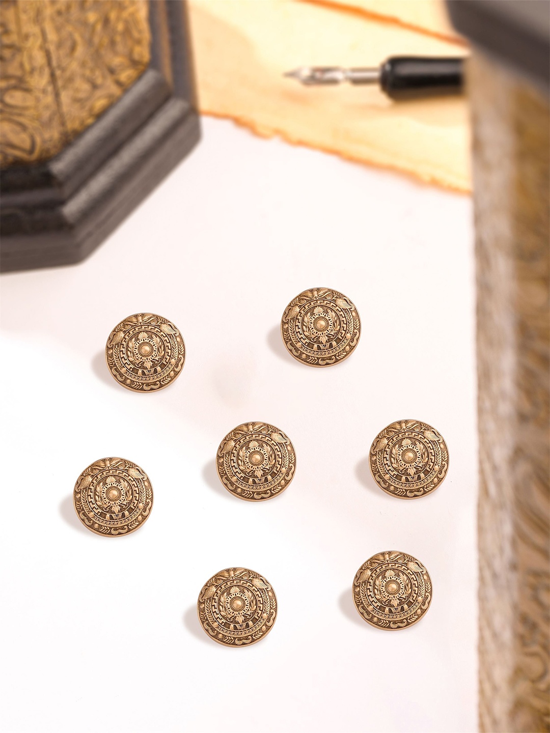 

COSA NOSTRAA Men Set of 7 Floral Blossom Button Brooches, Gold