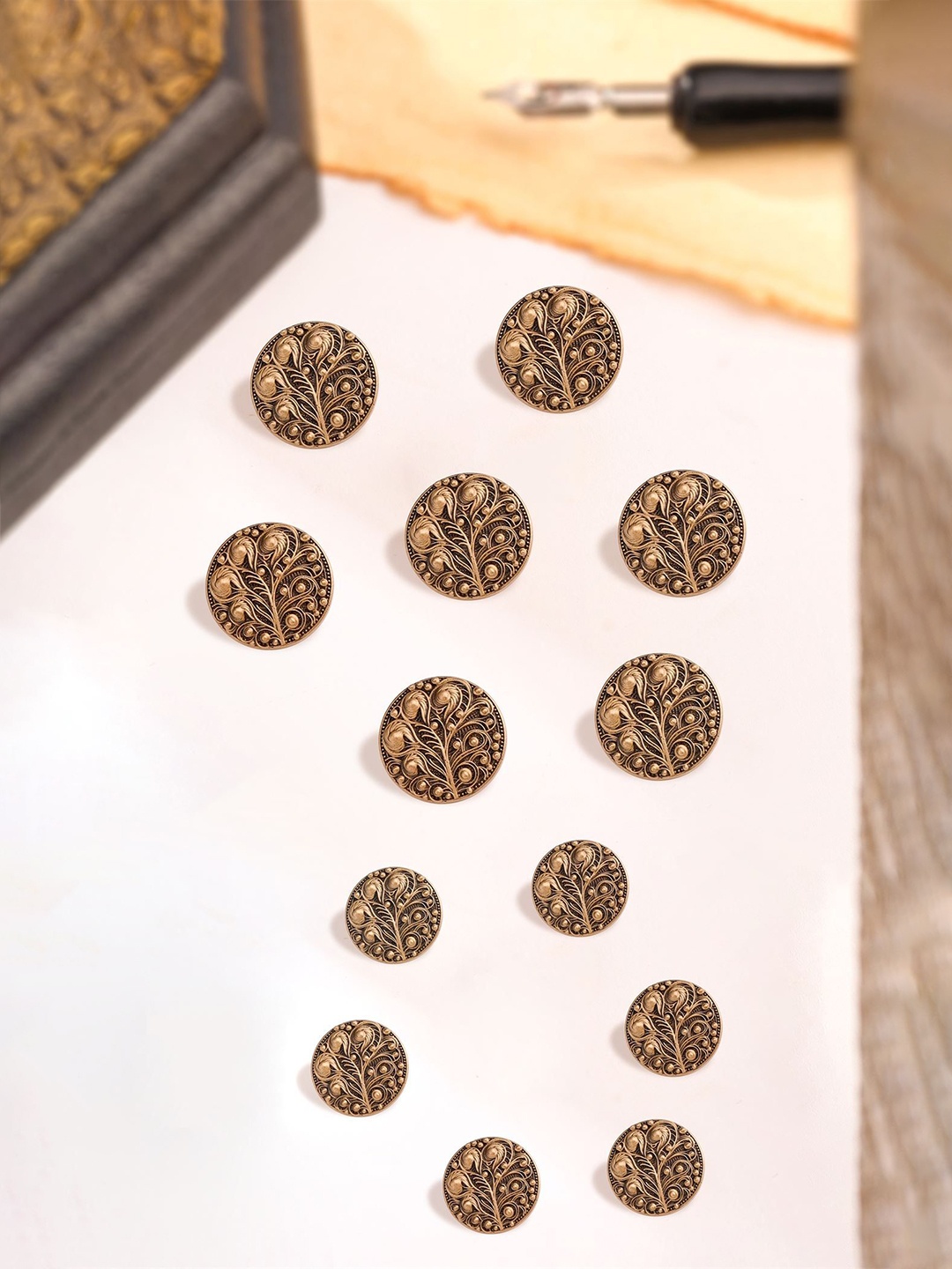 

COSA NOSTRAA Set of 13 Blooming Beauty Brooch, Metallic