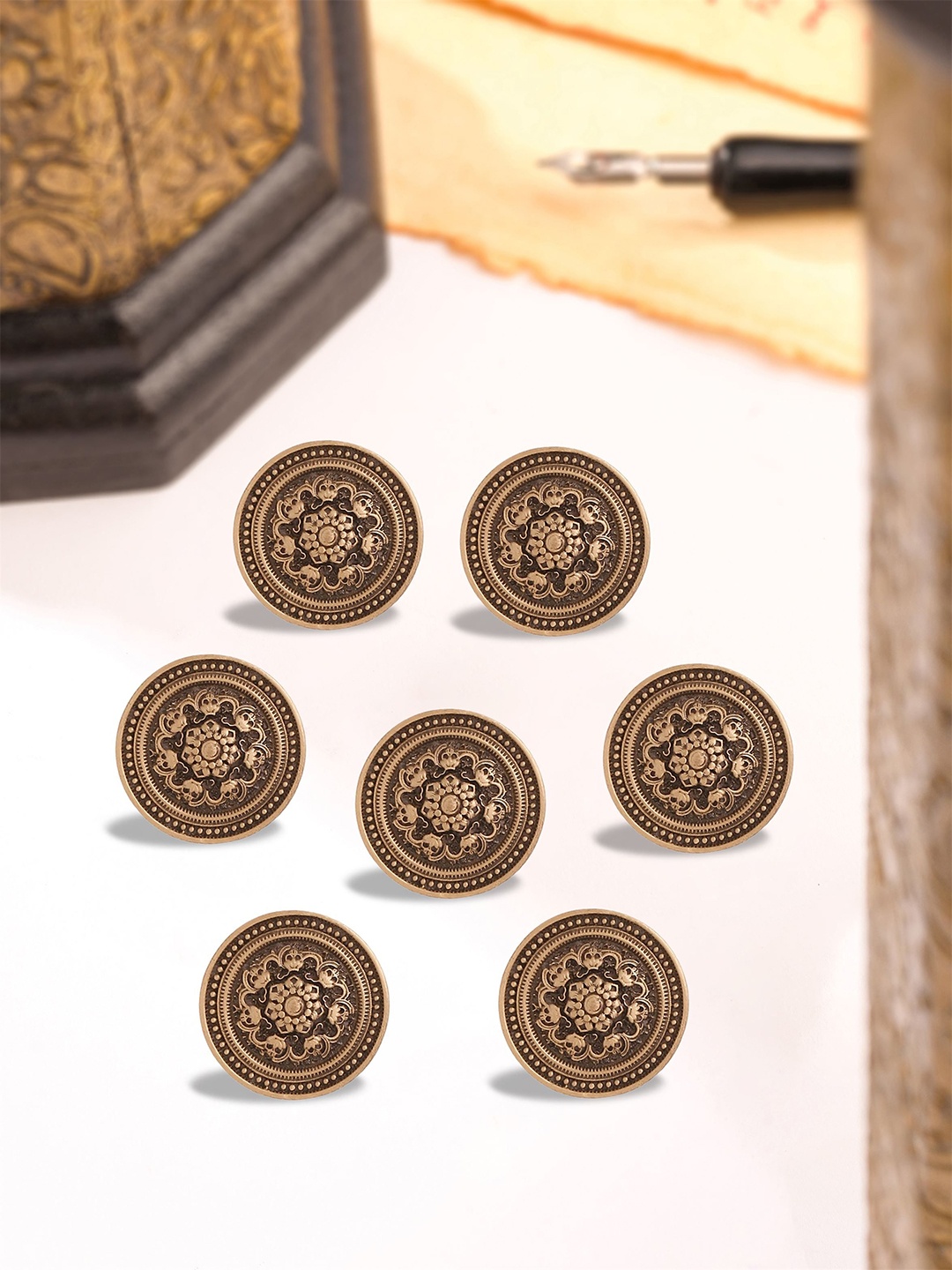 

COSA NOSTRAA Set of 7 Lotus Glory Brooch, Metallic