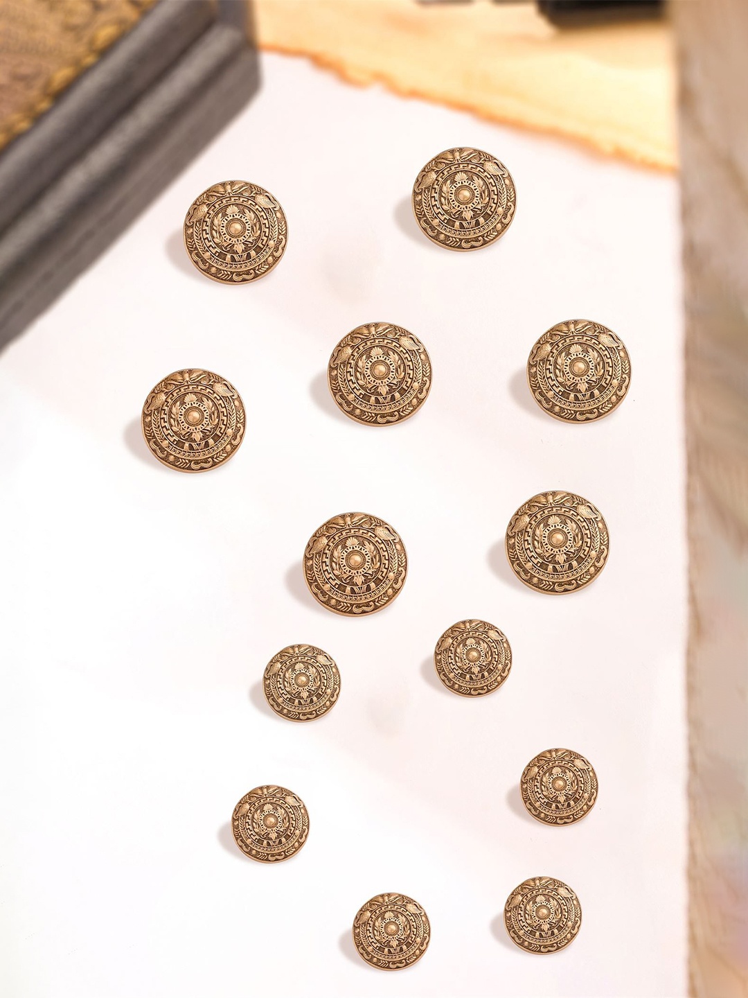 COSA NOSTRAA Men Set of 13 Floral Blossom Button Brooches, Gold