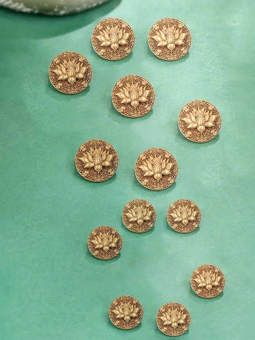 

COSA NOSTRAA Set Of 13Pcs Lotus Brooch, Gold