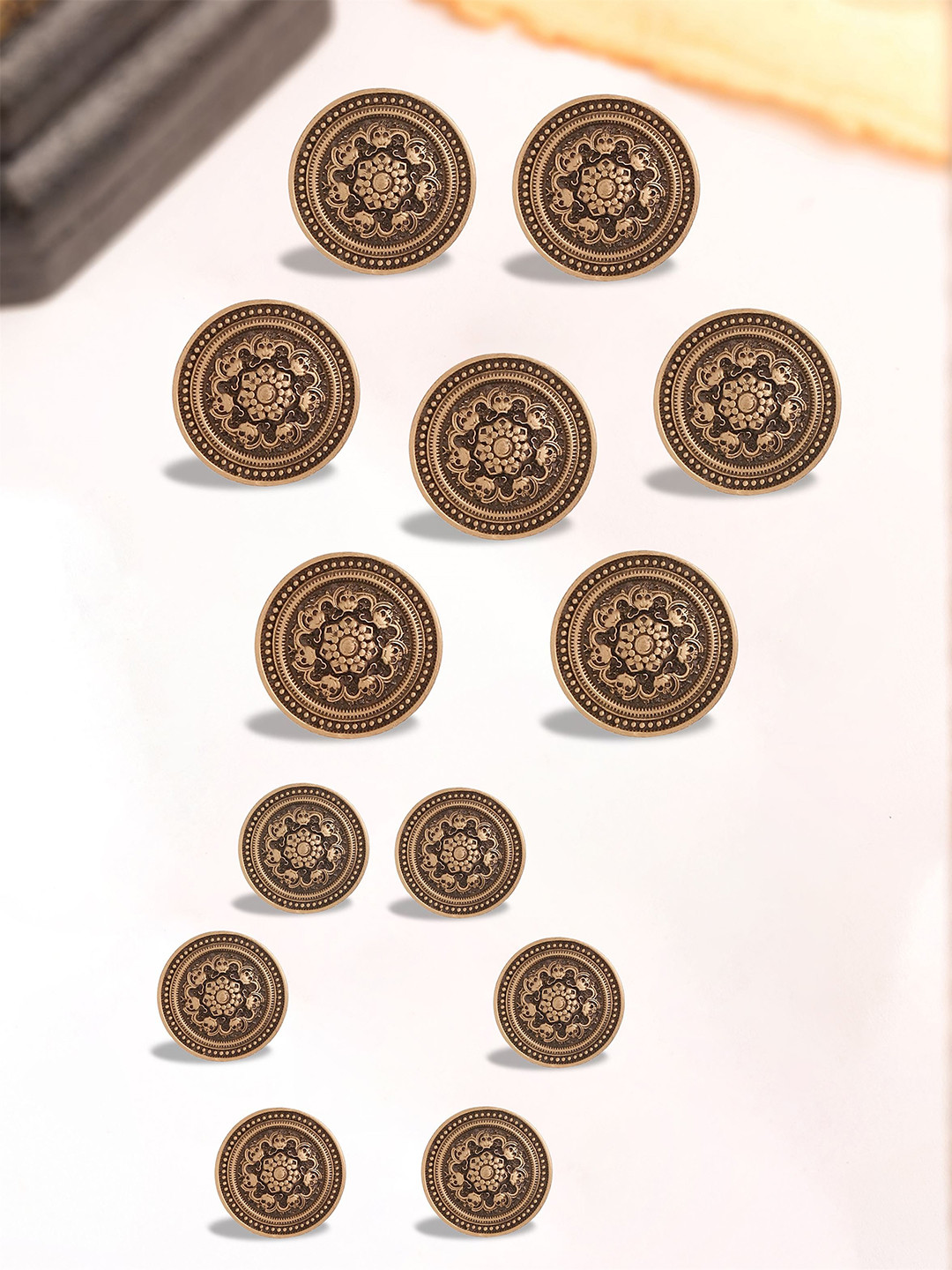 

COSA NOSTRAA Set Of 13Pcs Lotus Glory Brooch, Gold