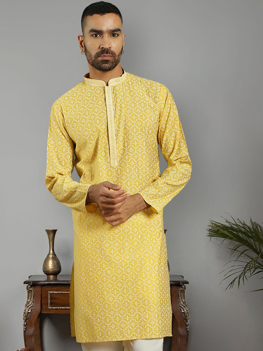 

Jompers Men Ethnic Motifs Thread Work Kurta, Yellow