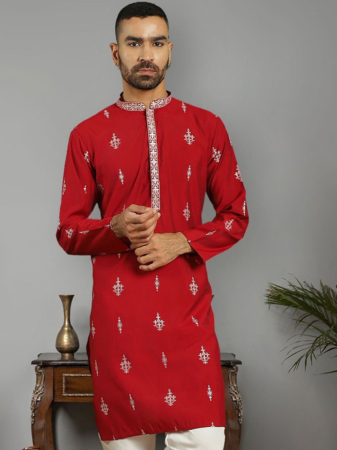 

Jompers Men Embroidered Flared Sleeves Thread Work Kurta, Maroon