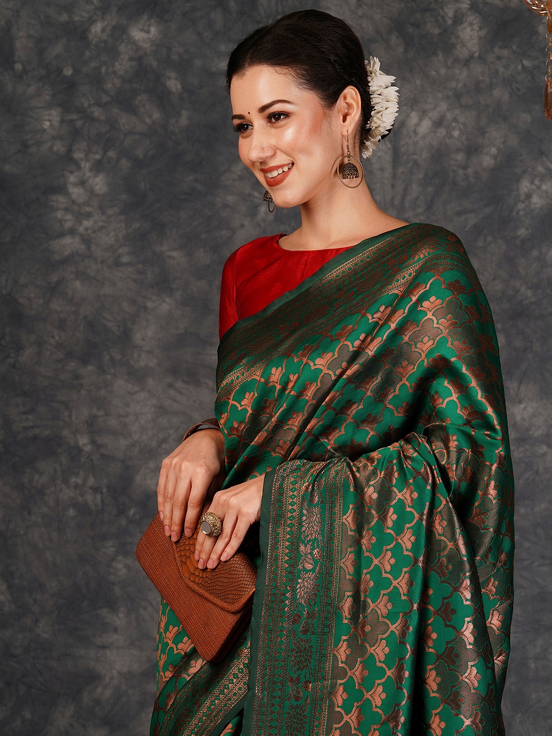 

KALINI Ethnic Motifs Woven Design Zari Banarasi Saree, Green