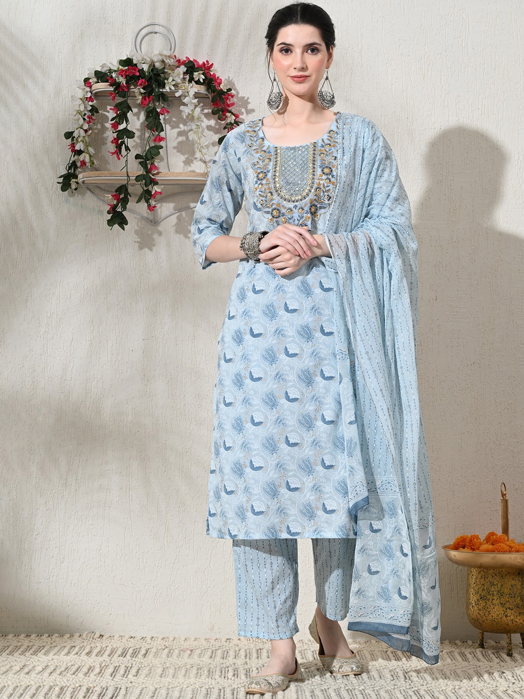 DORIYA Women Floral Embroidered Regular Kurta with Trousers & With Dupatta, Blue