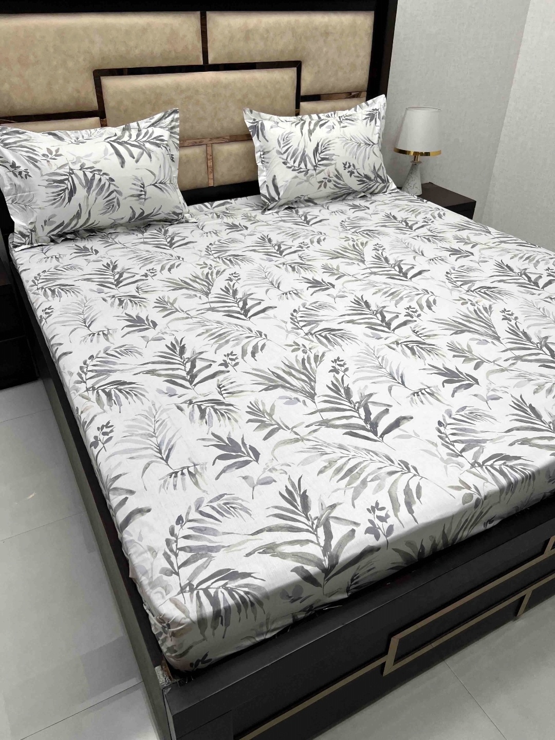 Pure Decor Grey & White Floral 350 TC King Bedsheet with 2 Pillow Covers