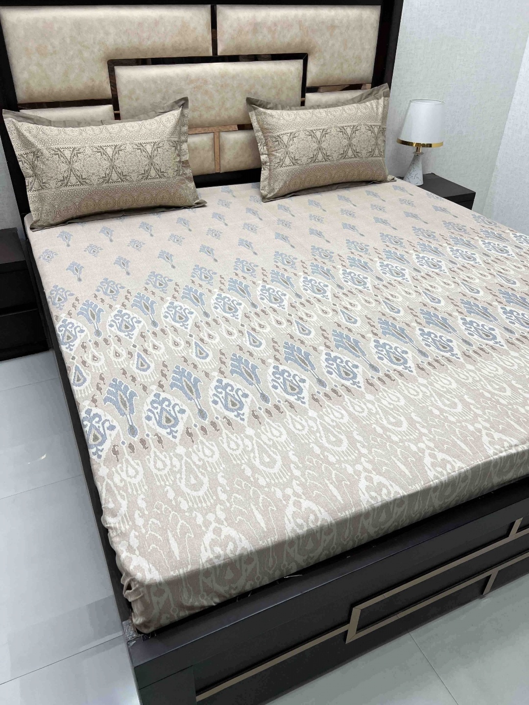 

Pure Decor Brown Ethnic Motifs 350 TC King Bedsheet with 2 Pillow Covers