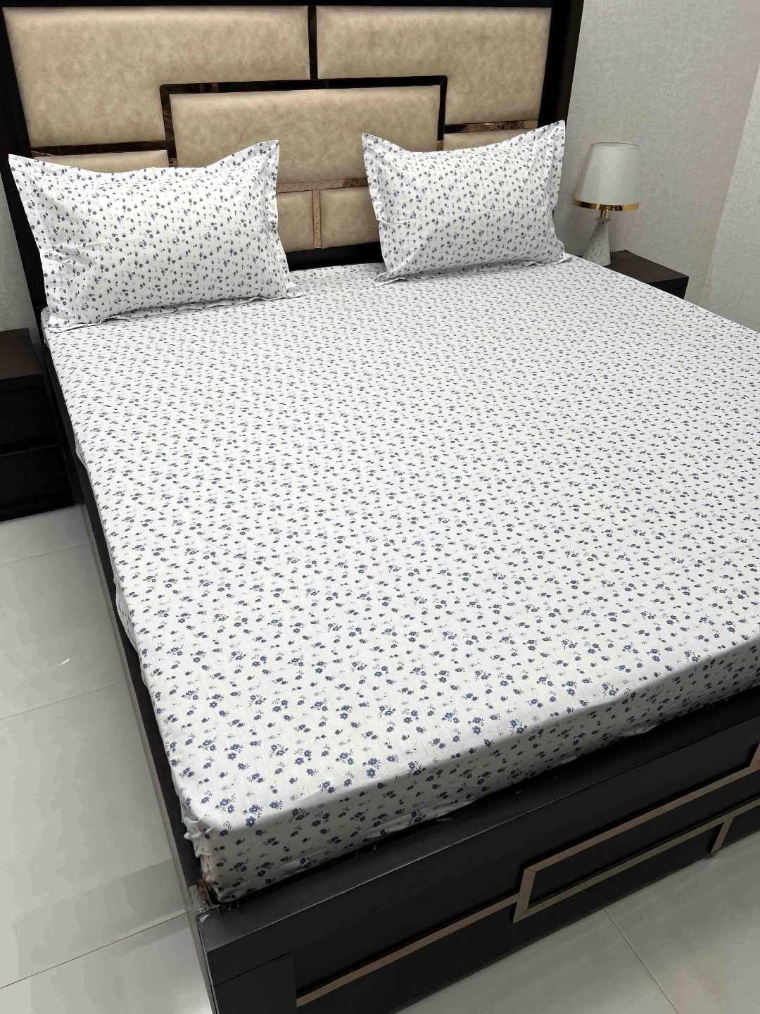 Pure Decor White & Grey Floral 350 TC King Bedsheet with 2 Pillow Covers
