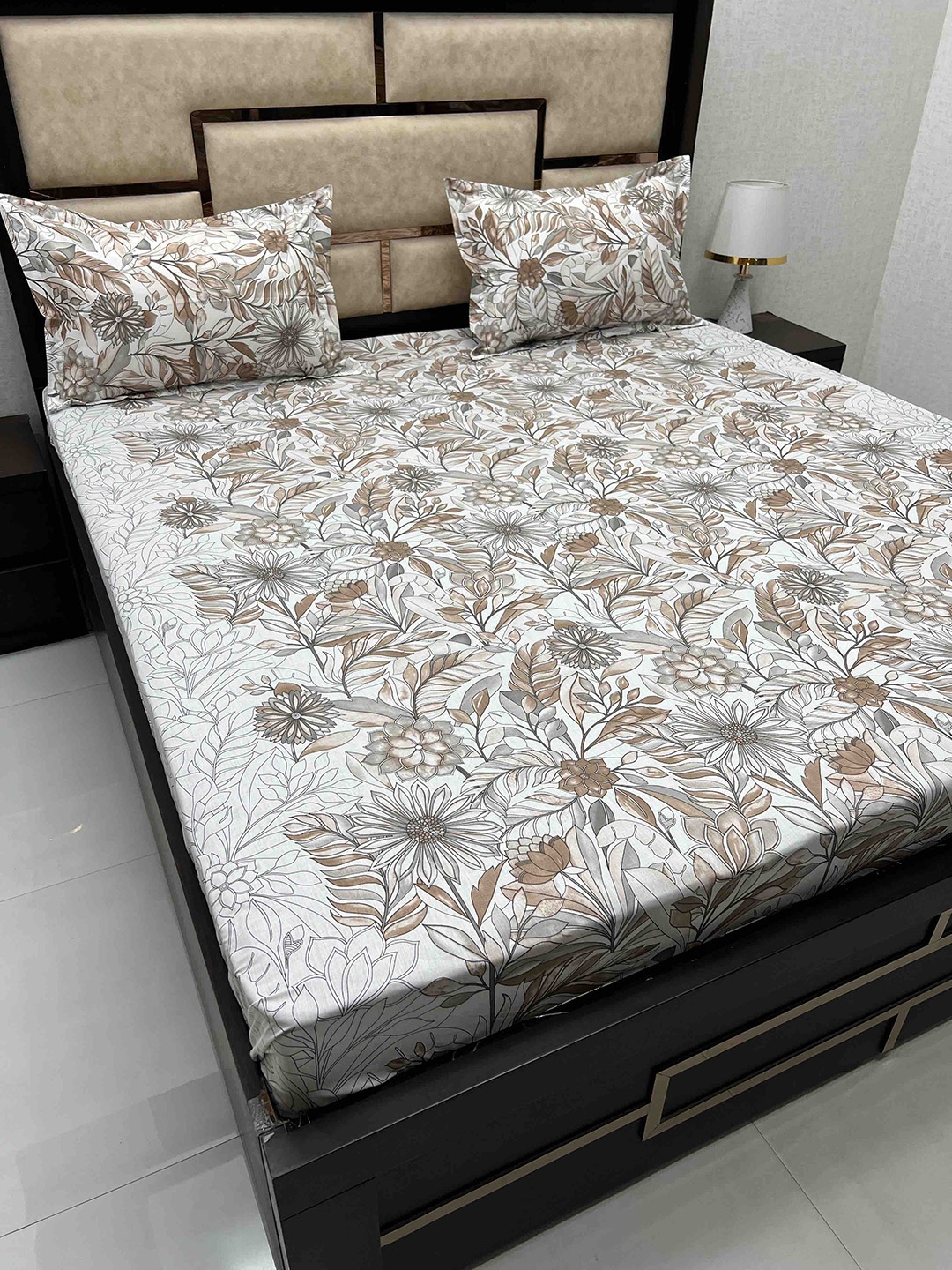 

Pure Decor Brown & White Floral 350 TC Cotton King Bedsheet with 2 Pillow Covers