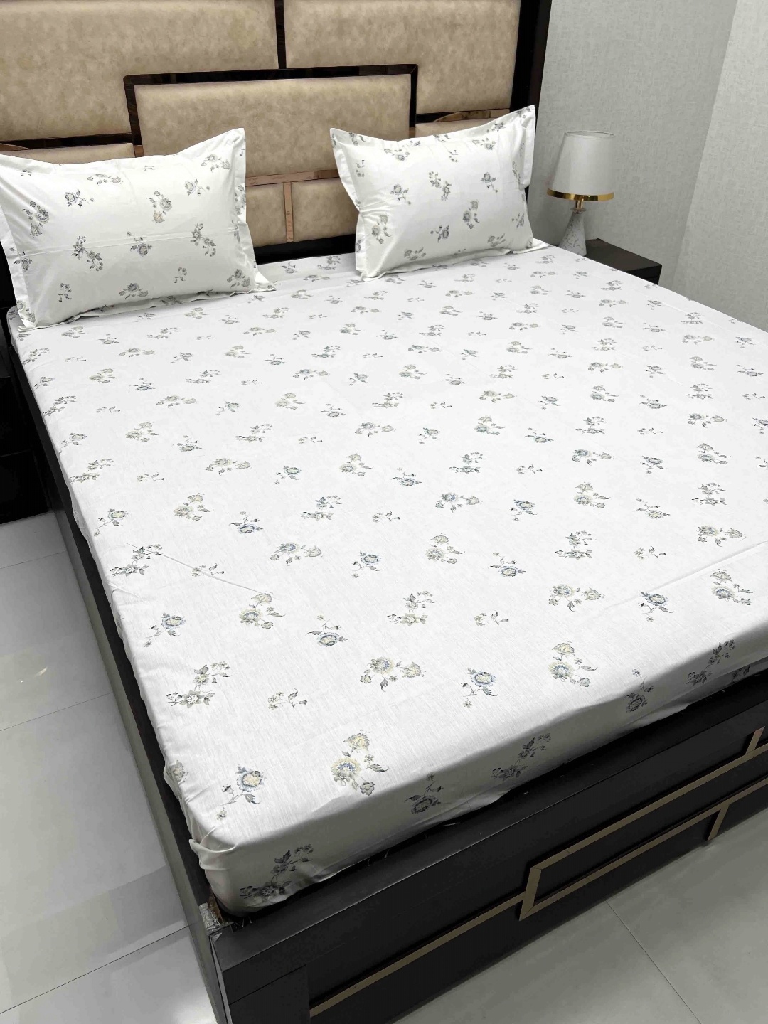 Pure Decor White & Blue Floral 350 TC King Bedsheet with 2 Pillow Covers