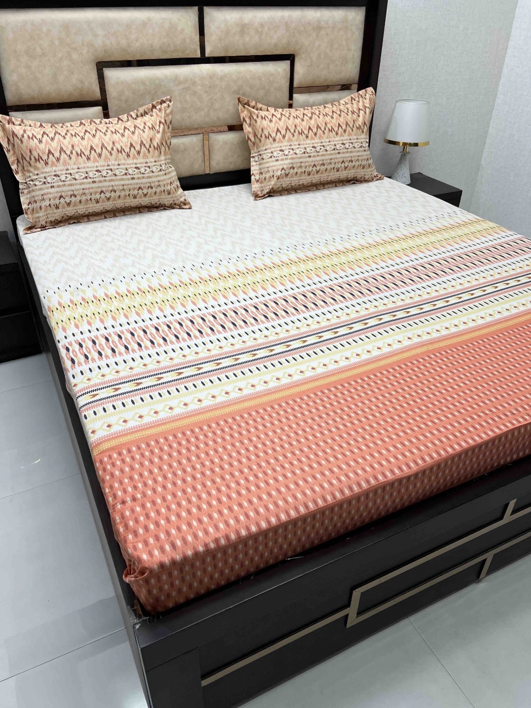

Pure Decor White & Peach-Coloured 350 TC King Bedsheet with 2 Pillow Covers