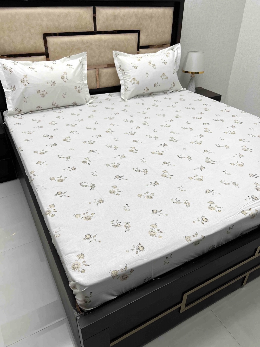 

Pure Decor White & Blue Floral 350 TC King Bedsheet with 2 Pillow Covers