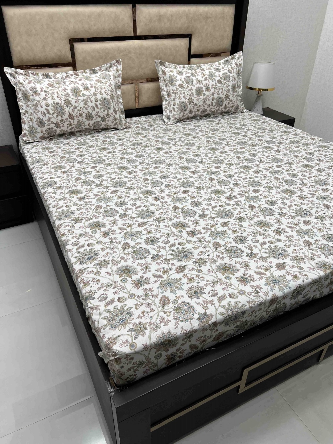 

Pure Decor White & Grey Floral 350 TC King Bedsheet with 2 Pillow Covers