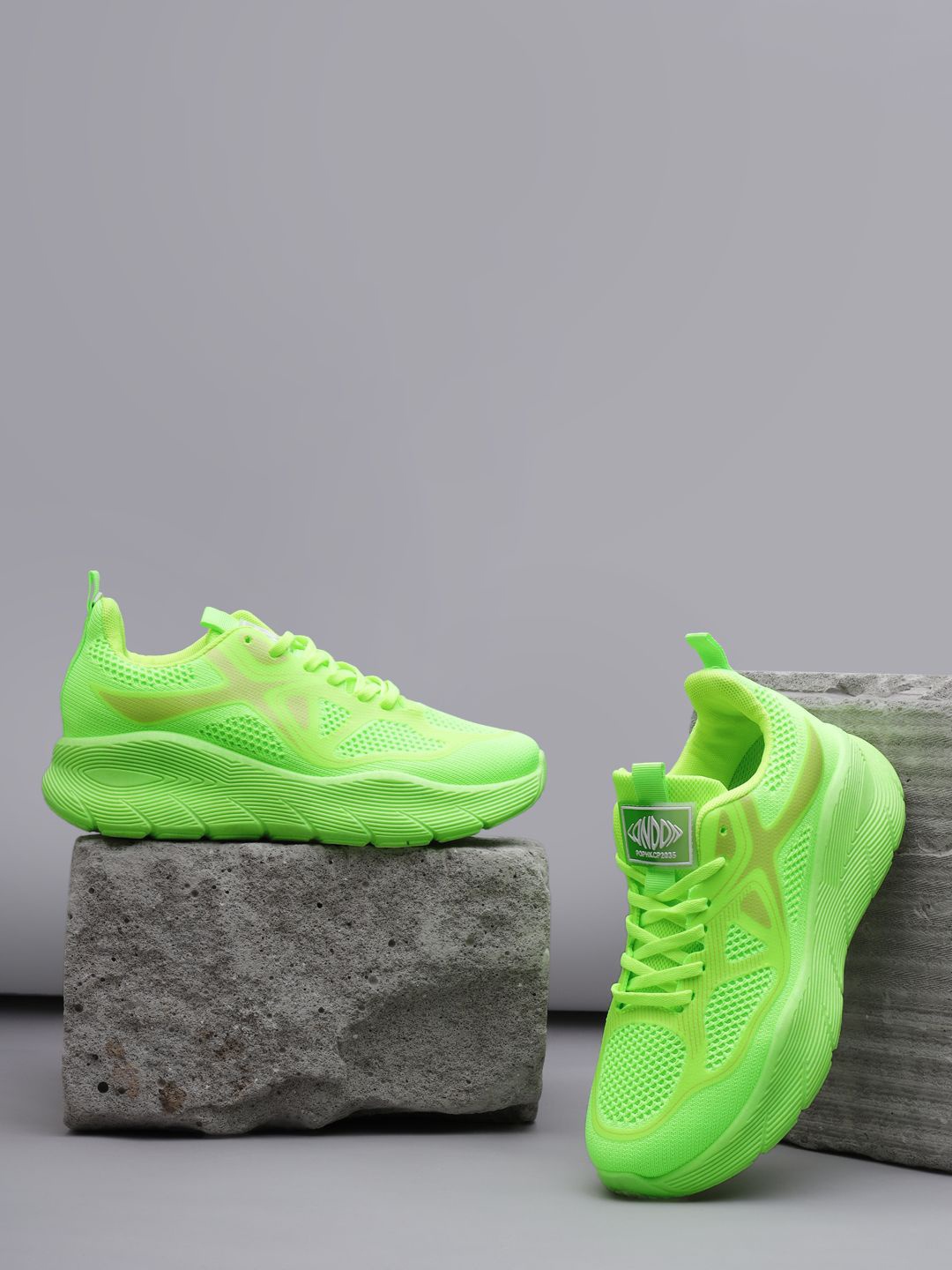

Truffle Collection Women Textured Sneakers, Green