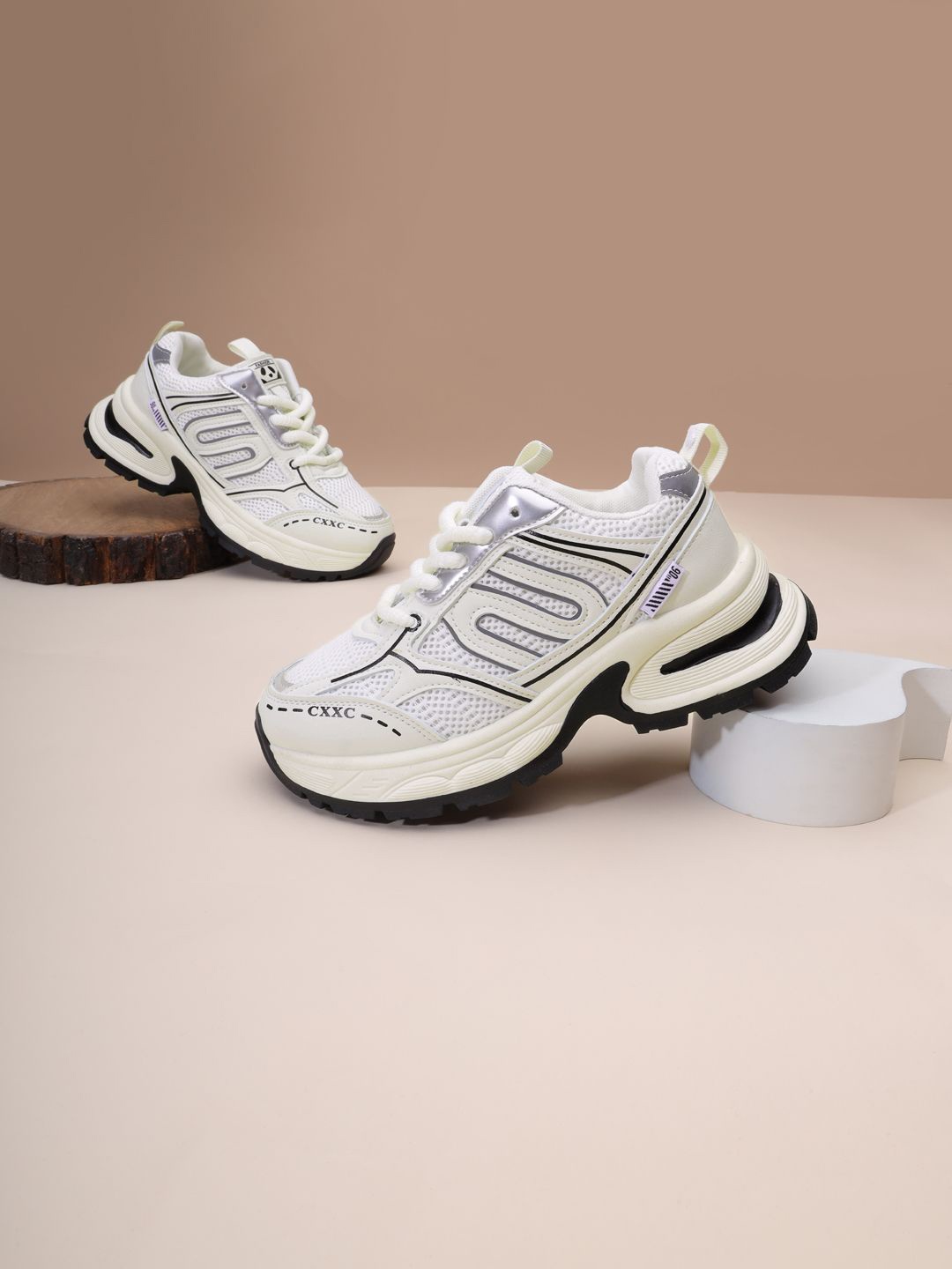 

Truffle Collection Women Perforations Sneakers, White