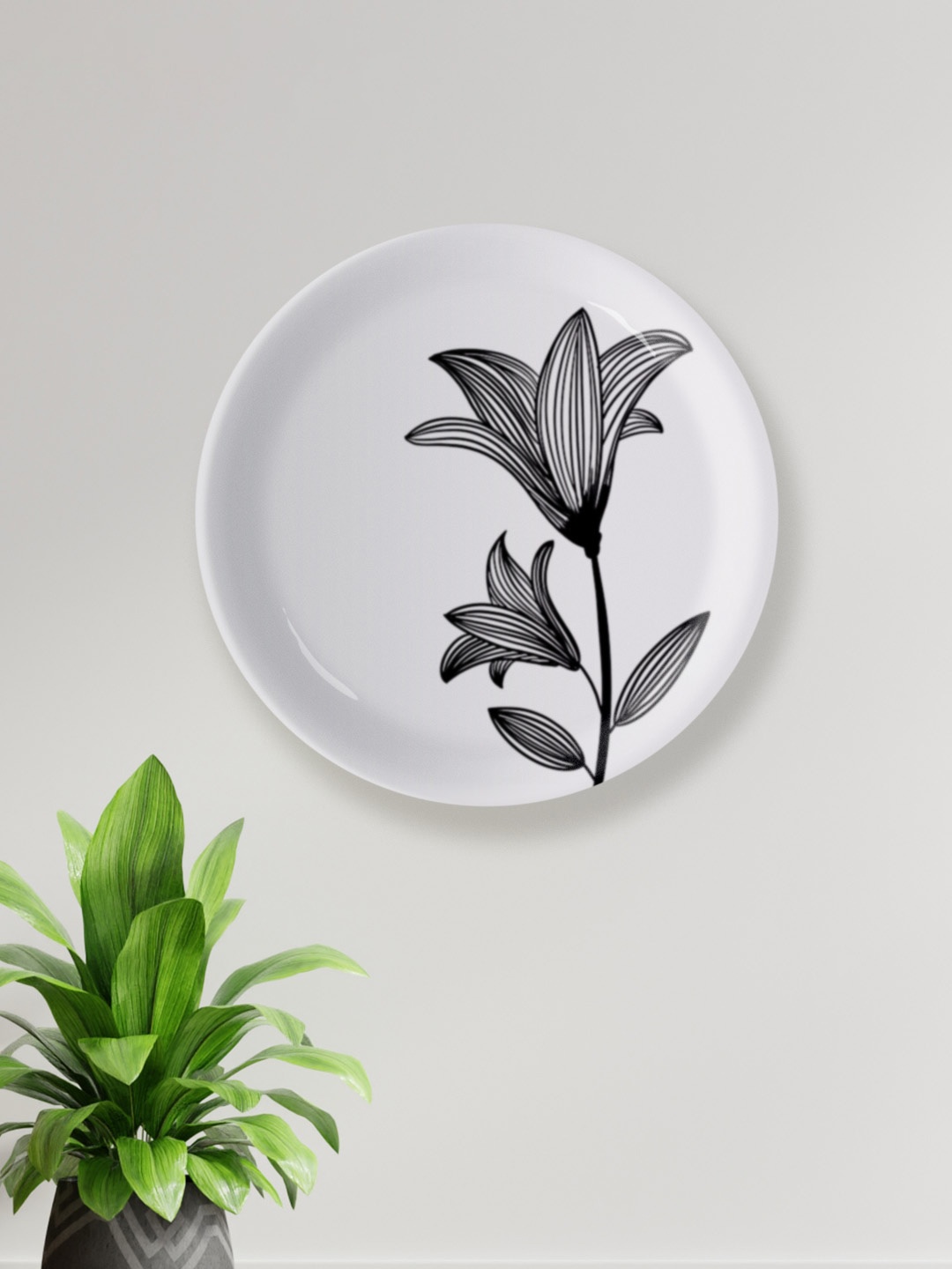 

nestroots White Floral Print Wall Decor Plates, Black