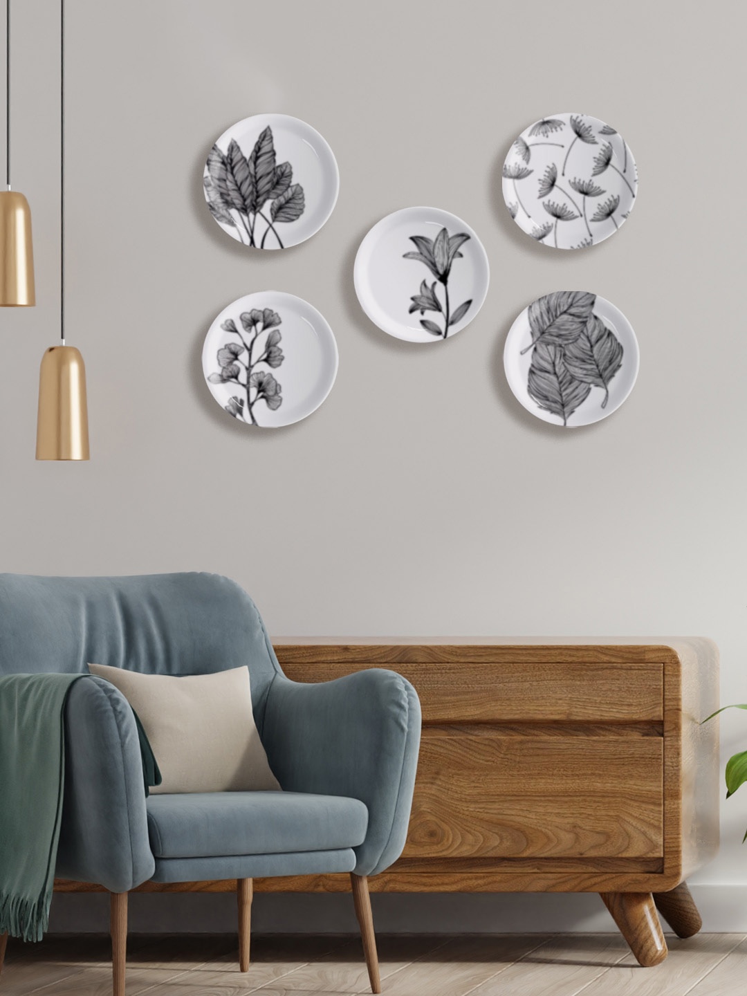 

nestroots White & Black 5 Pieces Printed Ceramic Wall Plates