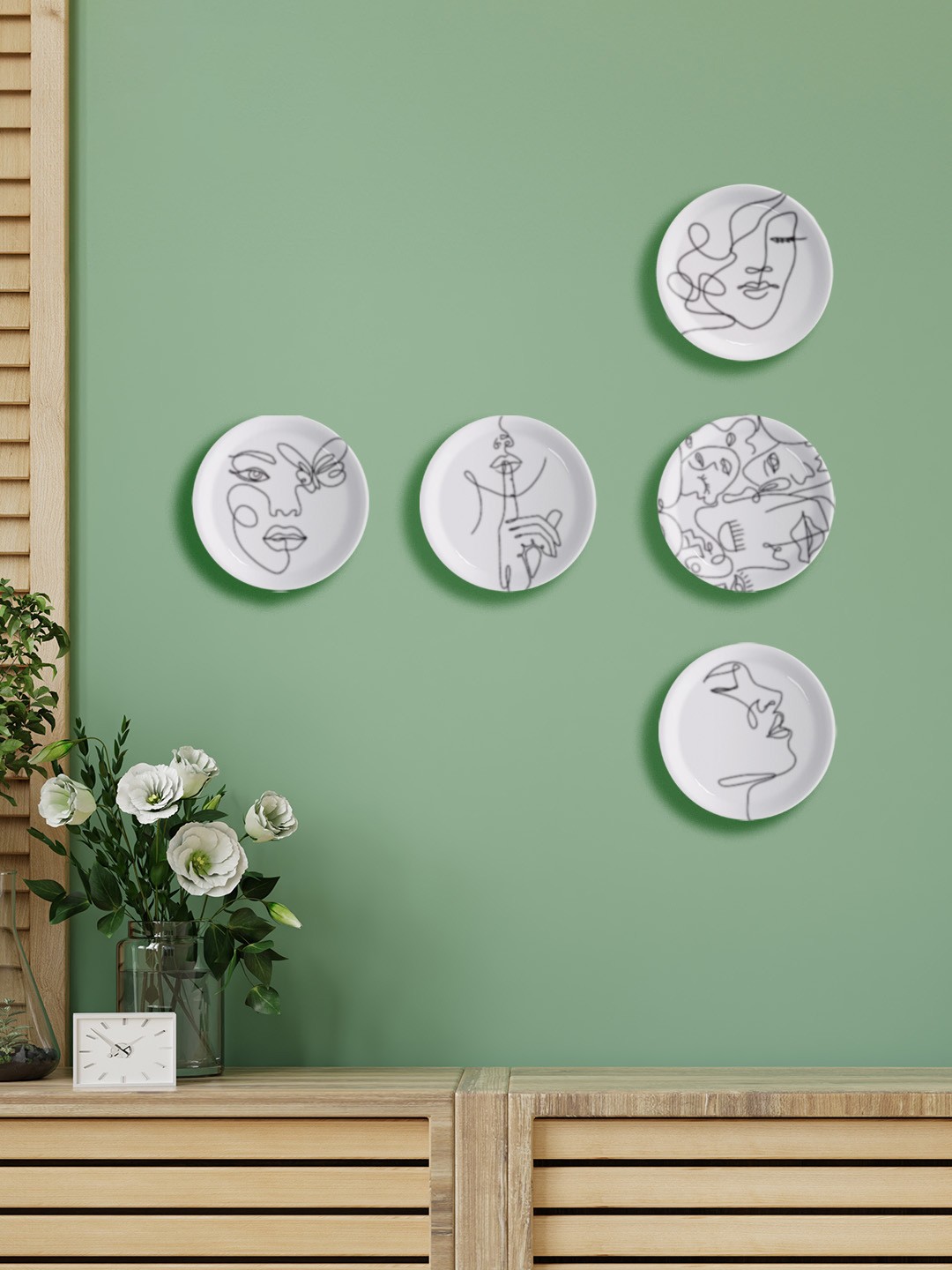 

nestroots Set Of 5 White & Black Printed Ceramic Wall Plate